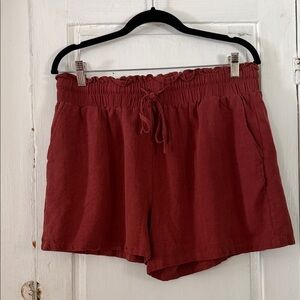 Women's Drawstring Linen-Blend Shorts in Deep Red